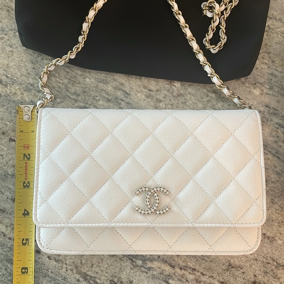 CHANEL purse NEW, off white with golden hardware, box and cards included - Picture 8 of 11
